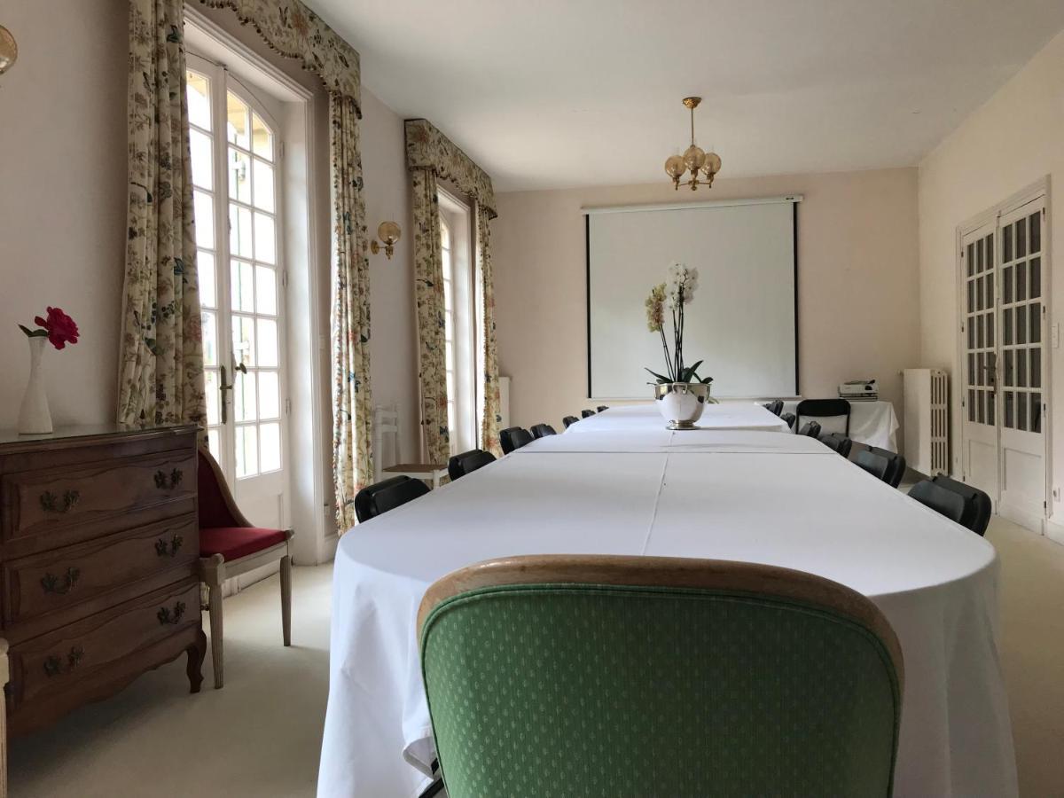 Hotel Restaurant Le Centenaire Les Eyzies Екстериор снимка