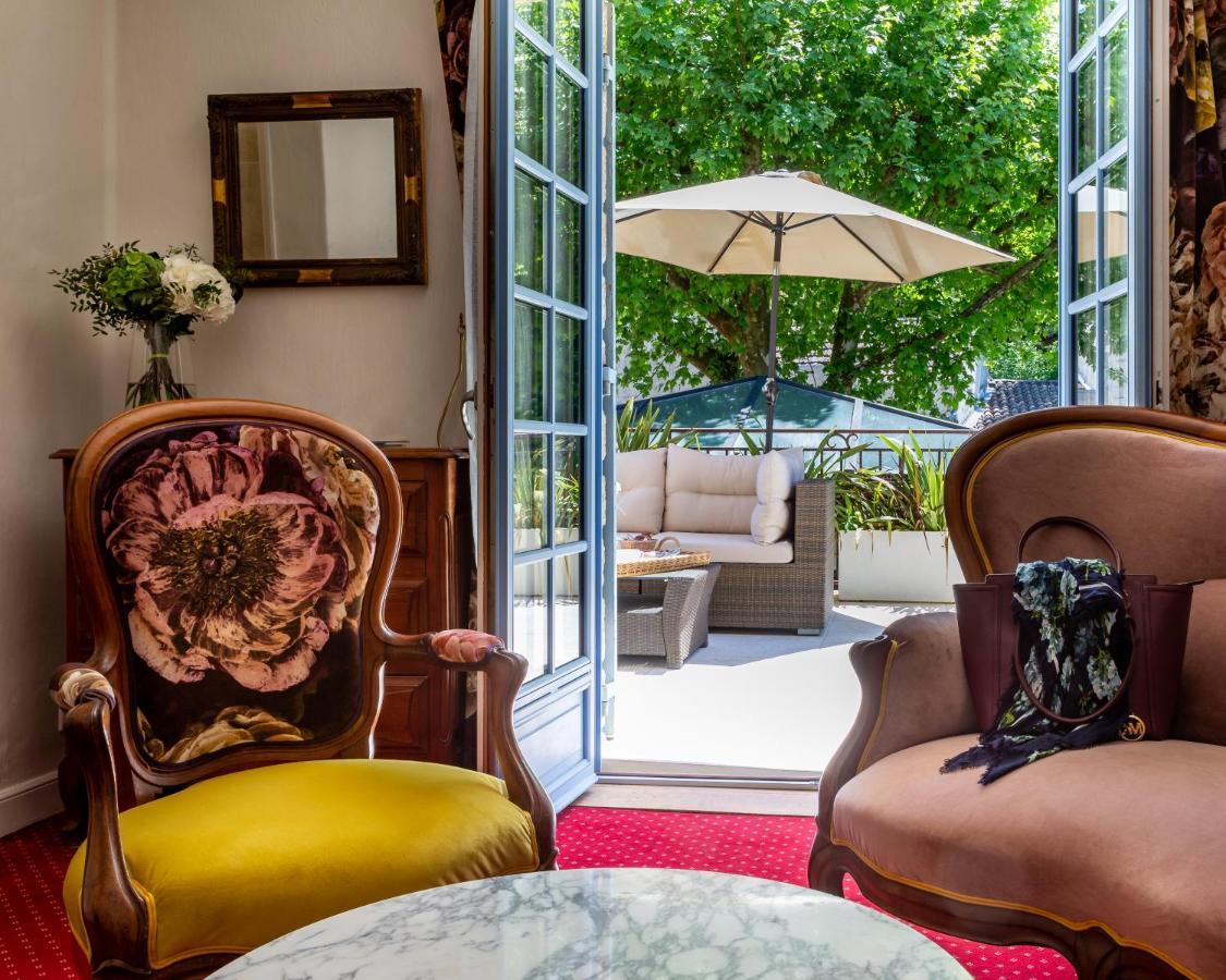 Hotel Restaurant Le Centenaire Les Eyzies Екстериор снимка