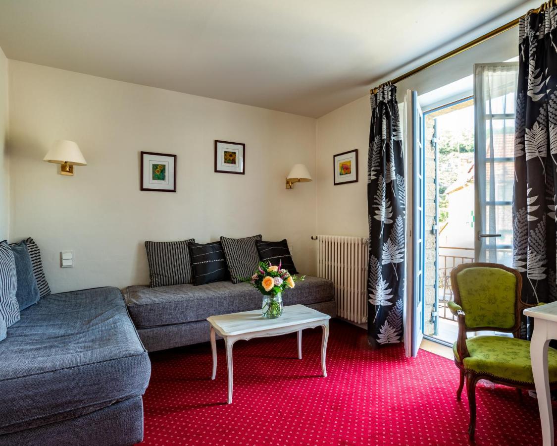 Hotel Restaurant Le Centenaire Les Eyzies Екстериор снимка