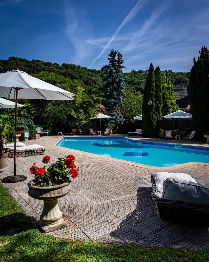 Hotel Restaurant Le Centenaire Les Eyzies Екстериор снимка